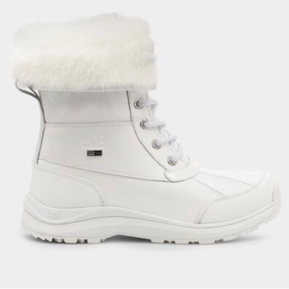 UGG Shoes - ❌UGG super rhtf size 8.5 in perfect condition No offers or reduced shipping